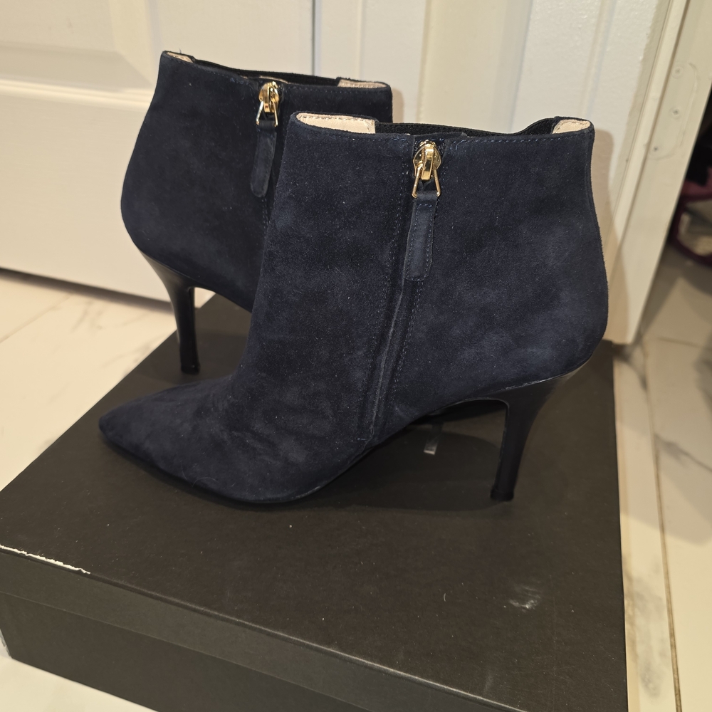 Elegant Navy Suede Ankle Boots